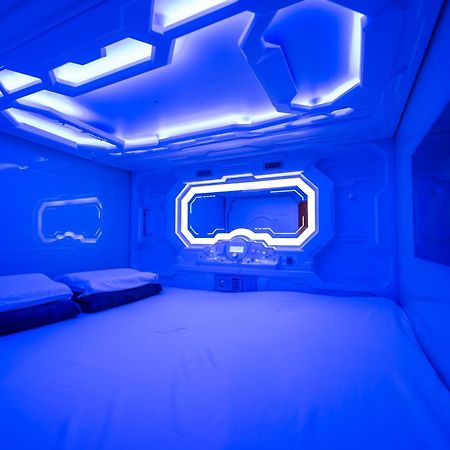 Space Q Capsule Hotel Сідней Екстер'єр фото